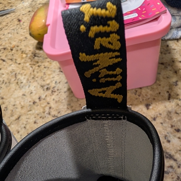 Dr Martens White Lace-Up  Boots with Black Trim Women 10 Men's 9 Air Wair - Picture 4 of 7